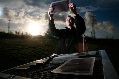 2-DTech & Dyesol cooperate to develop graphene-enhanced photovoltaics