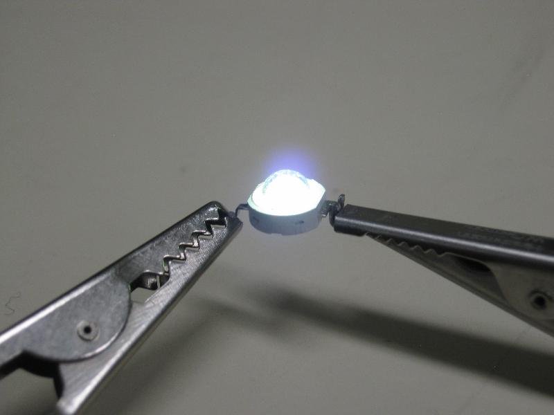 GaN-on-silicon LEDs presented as first commerically available