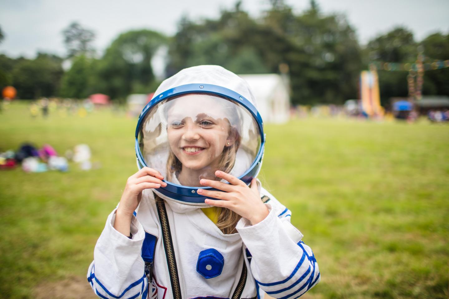 Brownies Reach For The Stars With New Space Badge