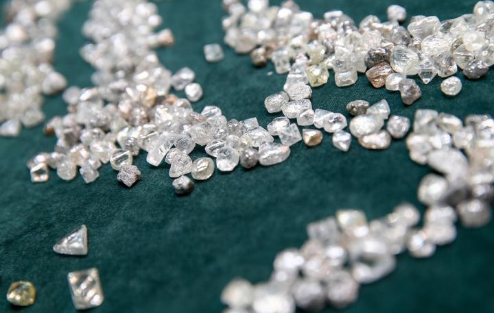 Using Blockchain Technology to Verify Natural Diamonds