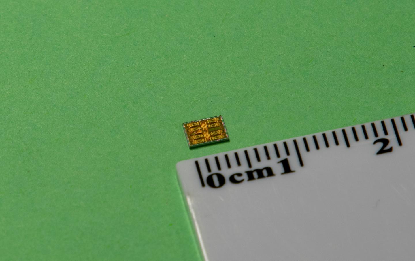 Miniature, Low-Cost Transceiver for Reliable Communications