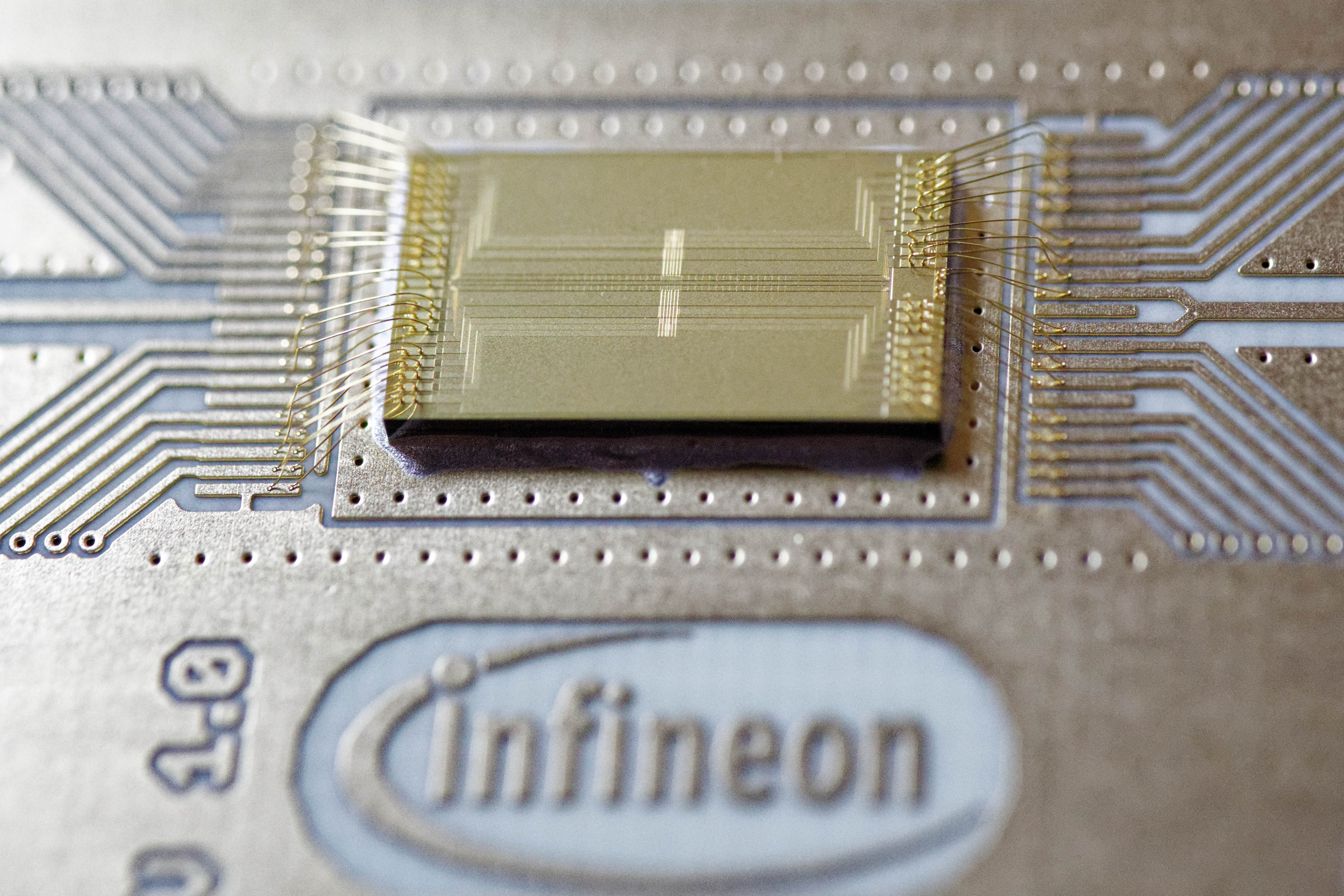 Infineon, Oxford Ionics Jointly Develop Leading Trapped Ion Quantum Processors