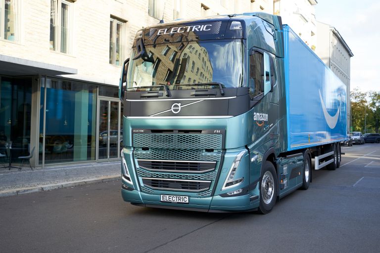 Volvo will Supply 20 Heavy-Duty Electric Trucks to Amazon