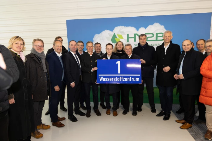 Ceremonial Inauguration of Bavaria's First Grid-Closed 5-Megawatt Hydrogen Production Plant in Pfeffenhausen