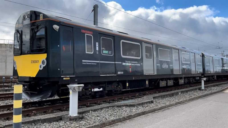 ­Battery-powered Train Sets UK Distance Record