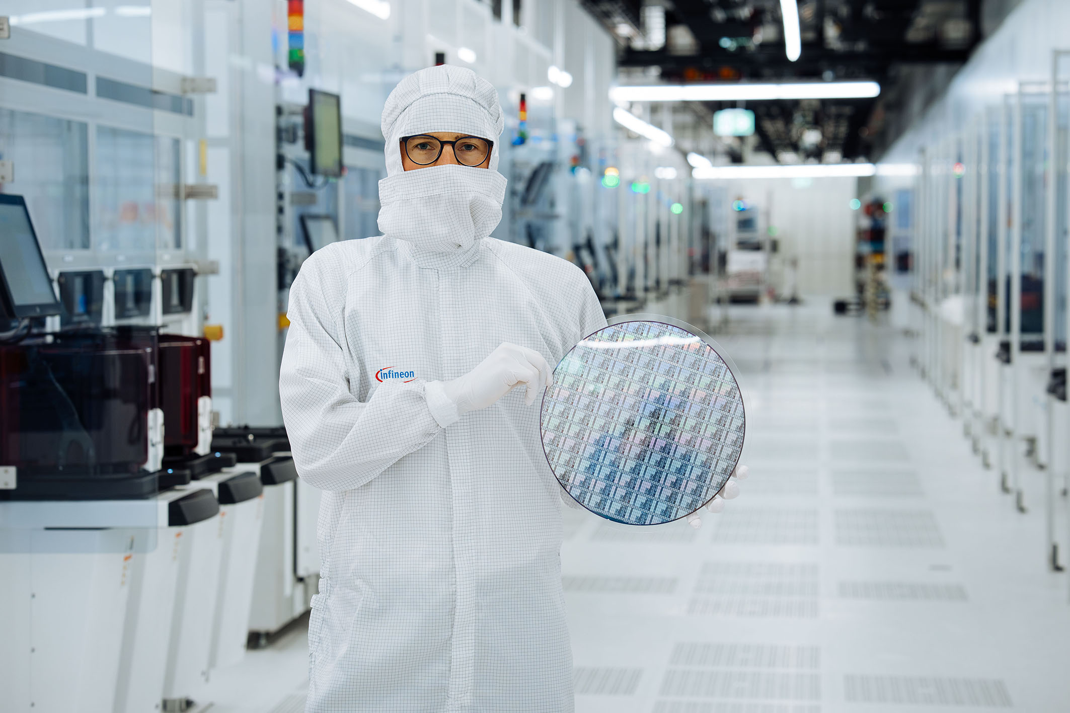 Infineon Pioneers World's First 300 mm Power Gallium Nitride Technology