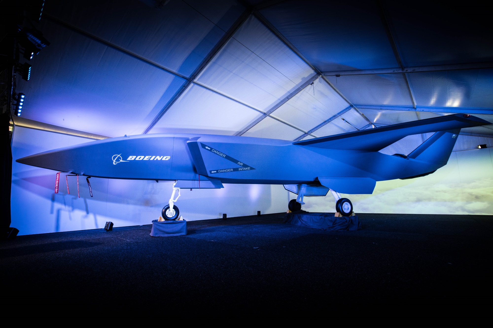 Autonomous Fighter Jet Presages End of Manned Flight