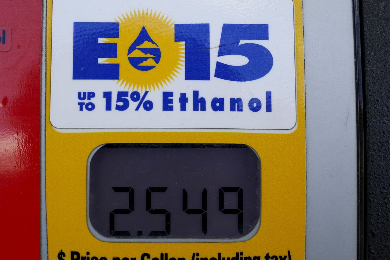 Trump Lifts Summertime Ethanol-Fuel Ban