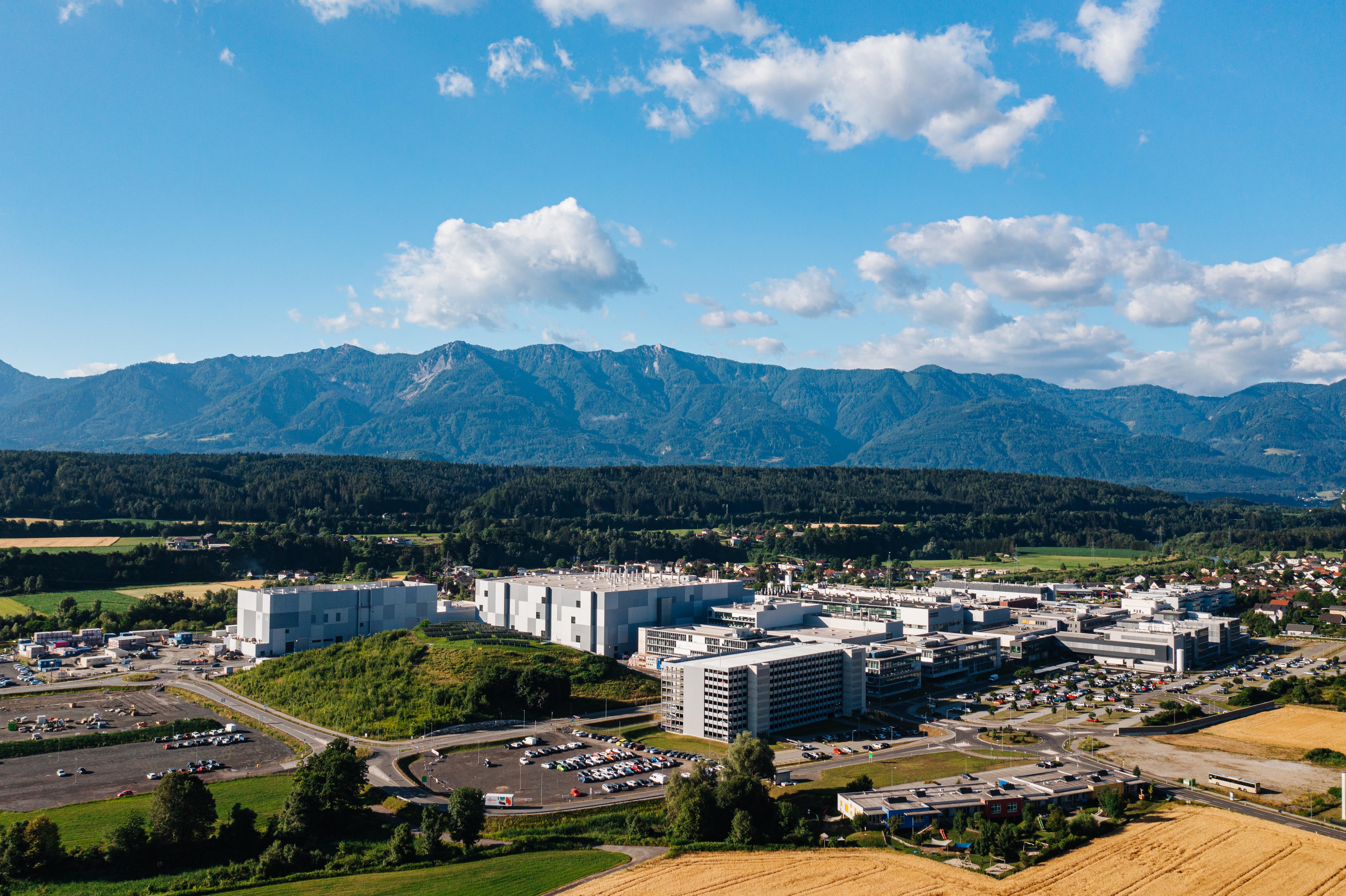 Infineon Opens New 300mm Thin Wafer Chip Plant