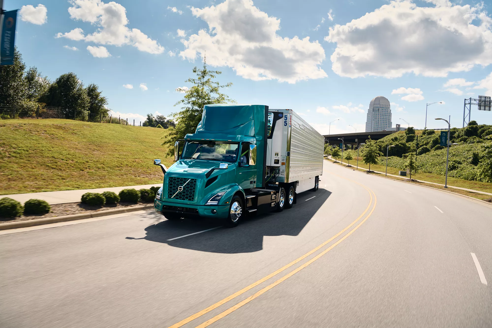 Volvo Launches Updated Electric Heavy-Duty Truck with 275 Mile Range