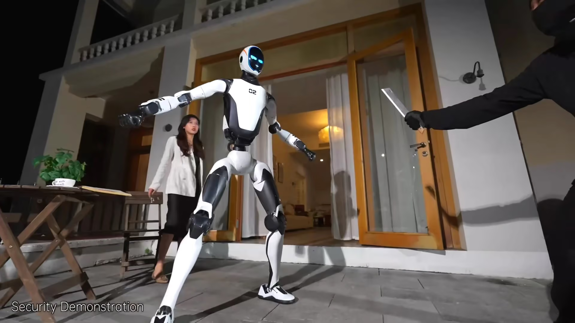 Company Shows off "Kung Fu Robot"